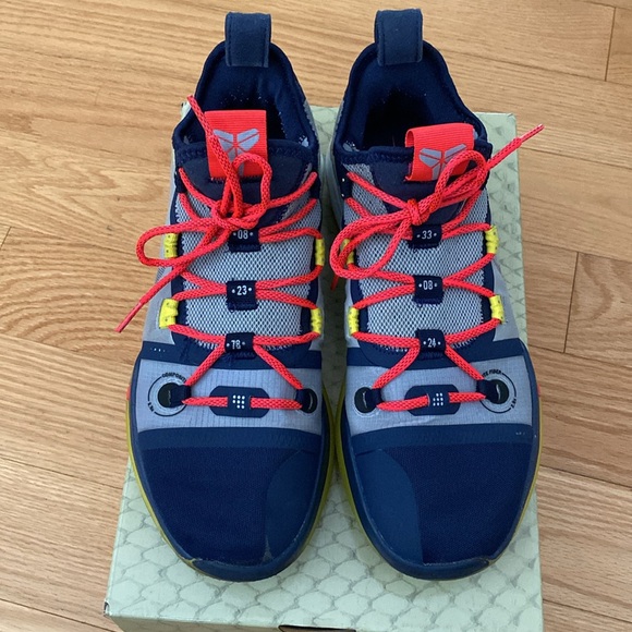 Men’s slightly worn Kobe AD basketball shoes. - Picture 2 of 9